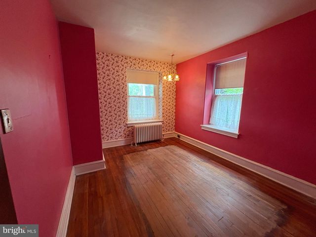 539 HERMIT ST, Philadelphia, PA 19128