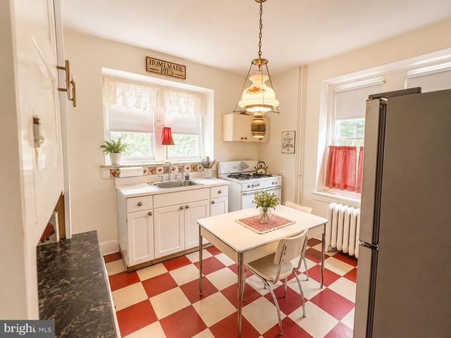 539 HERMIT ST, Philadelphia, PA 19128
