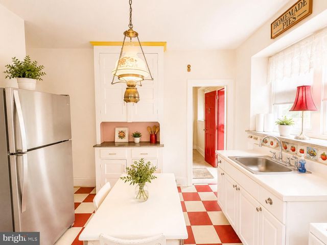 539 HERMIT ST, Philadelphia, PA 19128