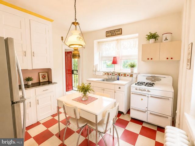 539 HERMIT ST, Philadelphia, PA 19128