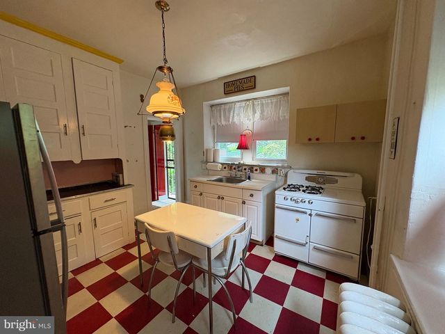 539 HERMIT ST, Philadelphia, PA 19128