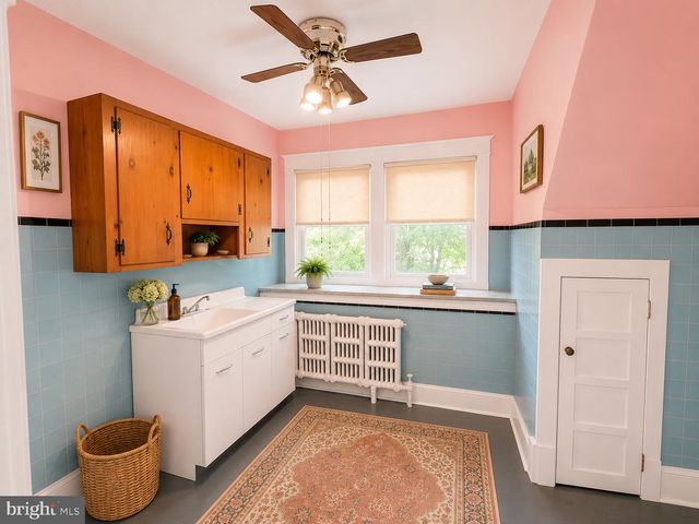 539 HERMIT ST, Philadelphia, PA 19128