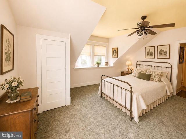 539 HERMIT ST, Philadelphia, PA 19128