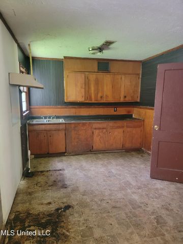 1020 Capri Circle, Jackson, MS 39209