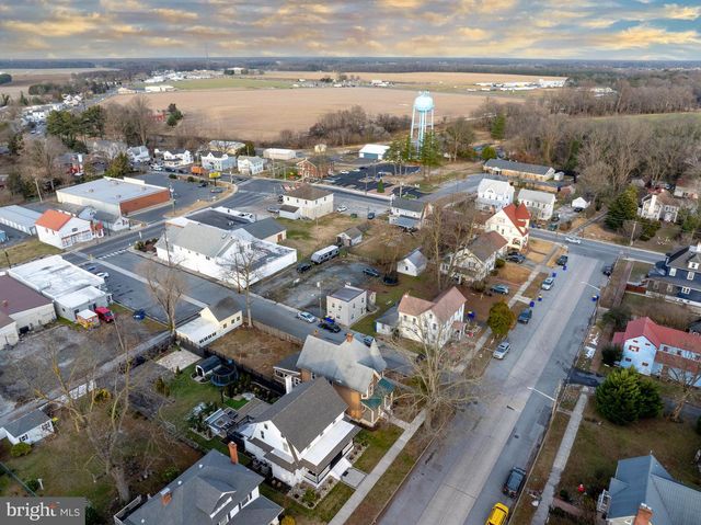 108 DELAWARE AVE, Bridgeville, DE 19933