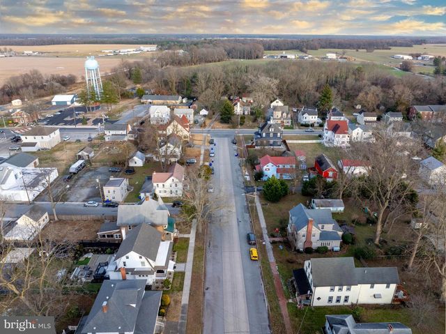 108 DELAWARE AVE, Bridgeville, DE 19933