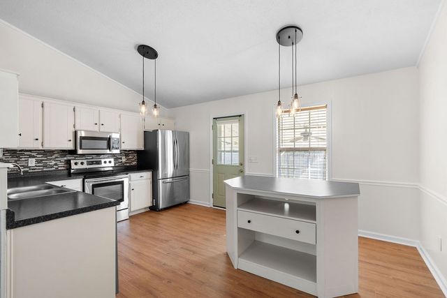 144 Heritage Cir, La Vergne, TN 37086