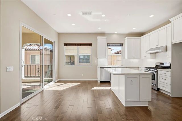 142 Firefly, Irvine, CA 92618