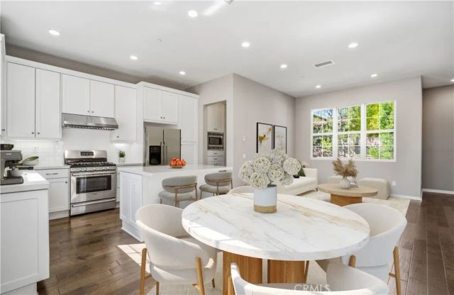 142 Firefly, Irvine, CA 92618