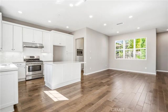 142 Firefly, Irvine, CA 92618