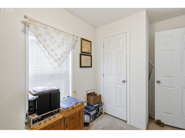 1475 GREEN ACRES Rd 148, Eugene, OR 97408