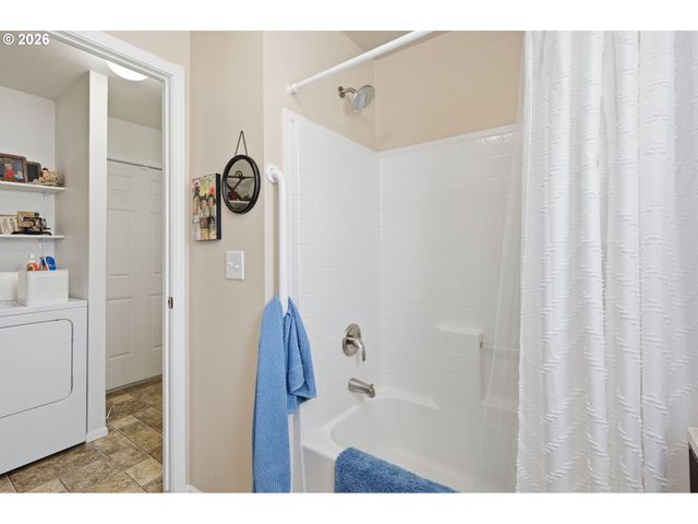 1475 GREEN ACRES Rd 148, Eugene, OR 97408