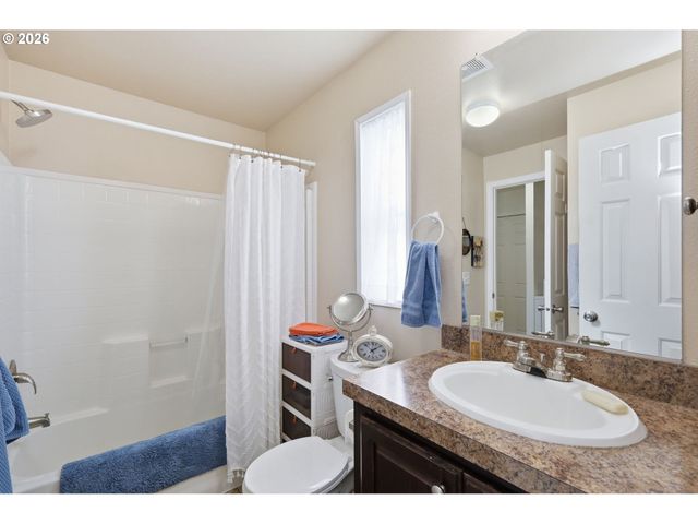 1475 GREEN ACRES Rd 148, Eugene, OR 97408