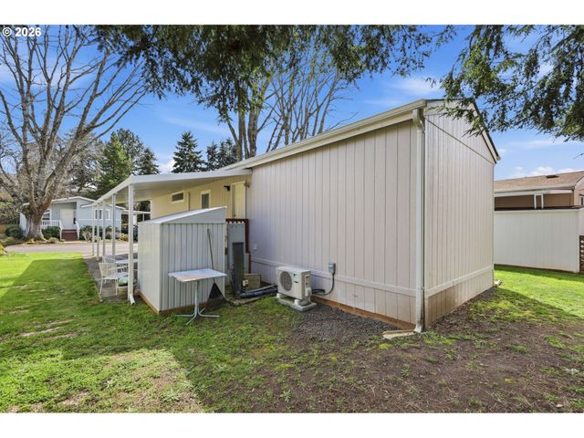 1475 GREEN ACRES Rd 148, Eugene, OR 97408