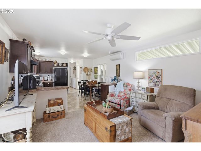 1475 GREEN ACRES Rd 148, Eugene, OR 97408