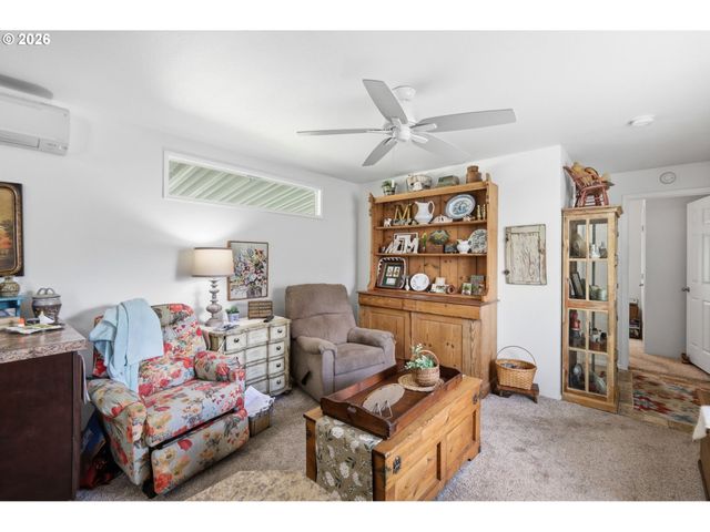 1475 GREEN ACRES Rd 148, Eugene, OR 97408