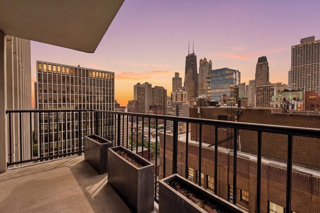 1230 N State Parkway 21D, Chicago, IL 60610