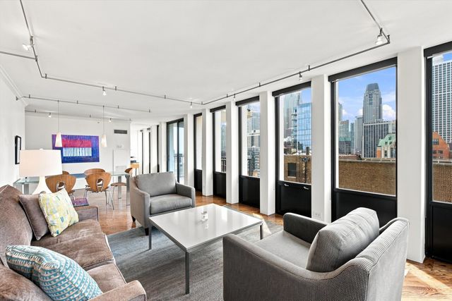 1230 N State Parkway 21D, Chicago, IL 60610