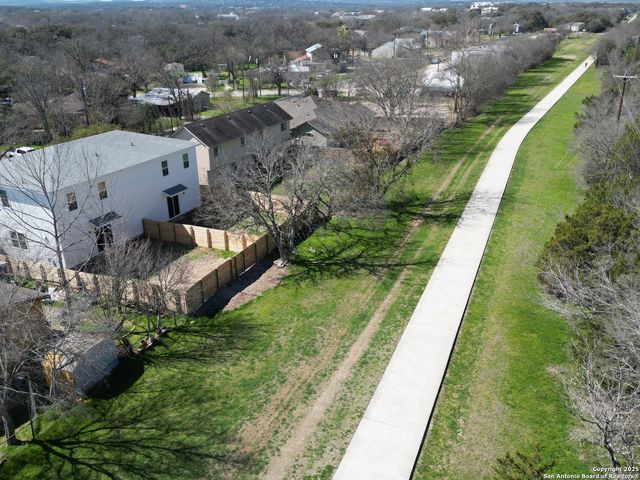 327 ebner B, Boerne, TX 78006