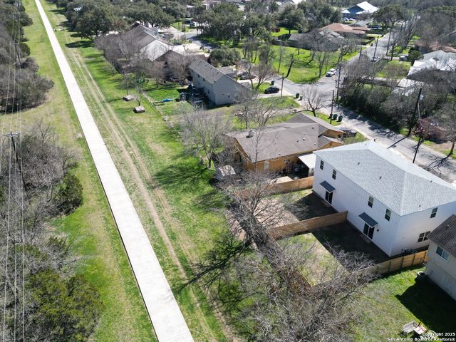 327 ebner B, Boerne, TX 78006