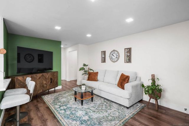 1651 Pentecost Way 1, San Diego, CA 92105