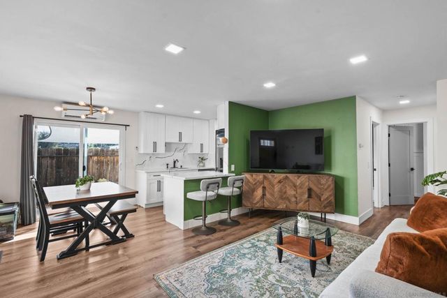 1651 Pentecost Way 1, San Diego, CA 92105