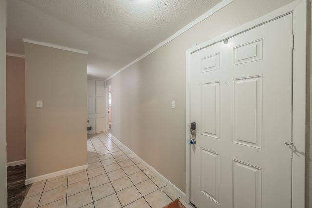 612 Bayless Drive, Euless, TX 76040
