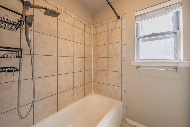 612 Bayless Drive, Euless, TX 76040