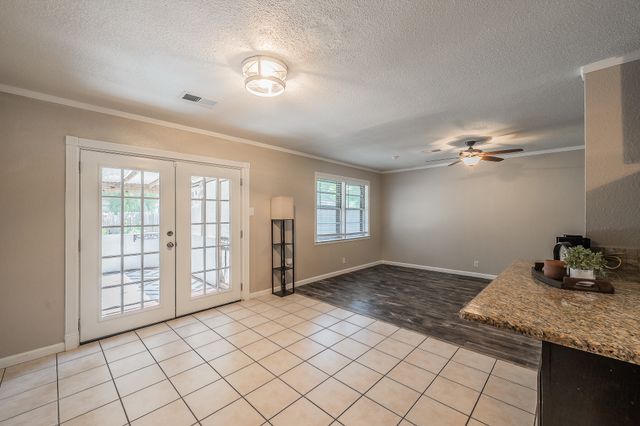 612 Bayless Drive, Euless, TX 76040