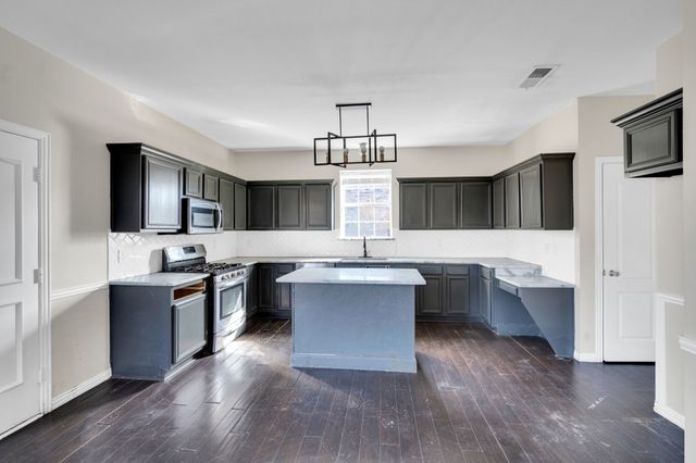 613 Fern Drive, Desoto, TX 75115