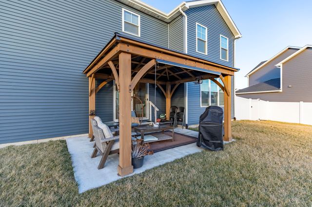 6574 Prairie Rose Drive, Schererville, IN 46375