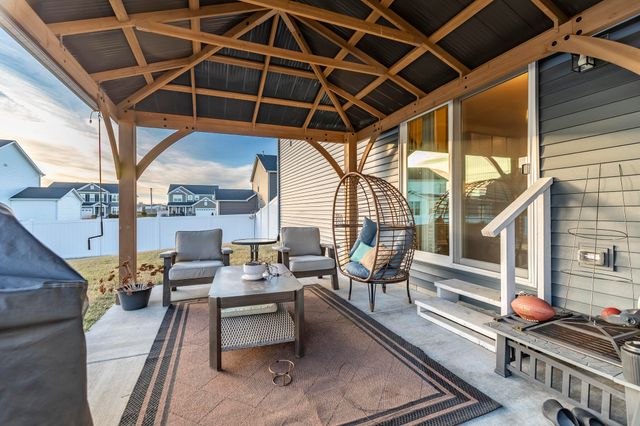 6574 Prairie Rose Drive, Schererville, IN 46375