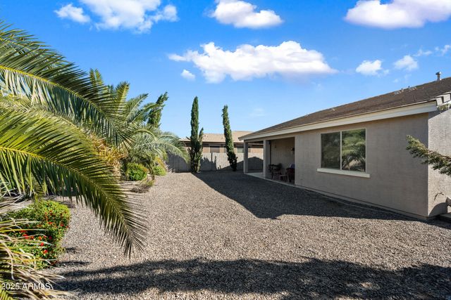 1896 W HALF MOON Circle, San Tan Valley, AZ 85144