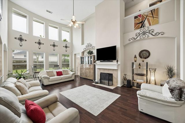7610 Summer Shore Drive, Rosenberg, TX 77469