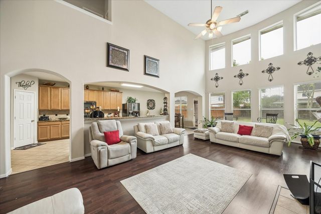 7610 Summer Shore Drive, Rosenberg, TX 77469