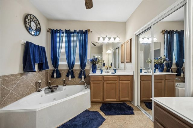 7610 Summer Shore Drive, Rosenberg, TX 77469