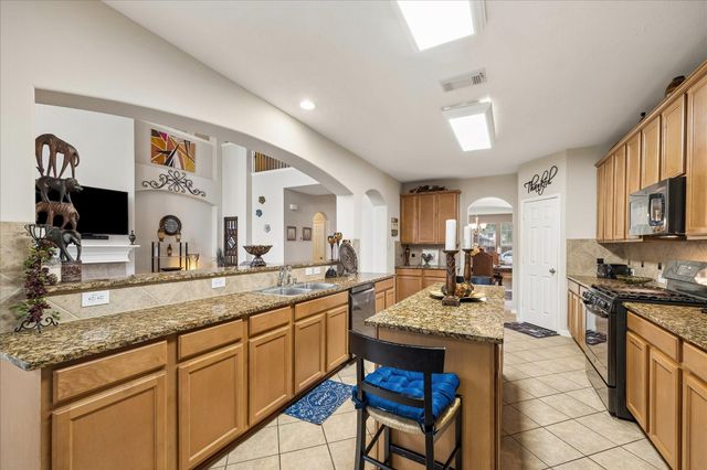 7610 Summer Shore Drive, Rosenberg, TX 77469