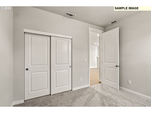 902 Ne SAGEBRUSH Dr, Estacada, OR 97023