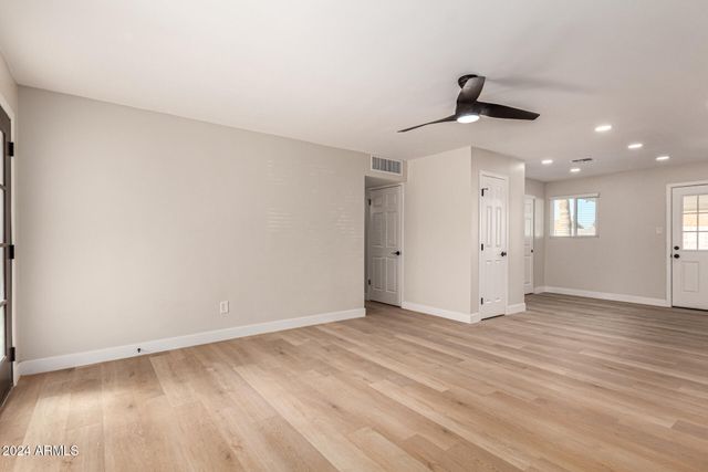 818 W Elna Rae Street, Tempe, AZ 85281