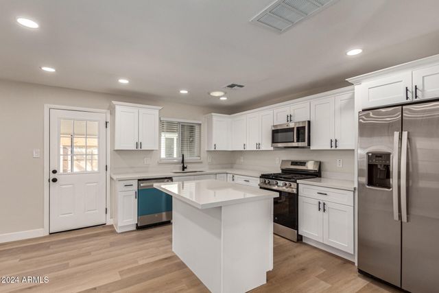 818 W Elna Rae Street, Tempe, AZ 85281