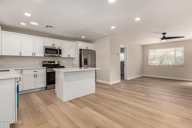 818 W Elna Rae Street, Tempe, AZ 85281