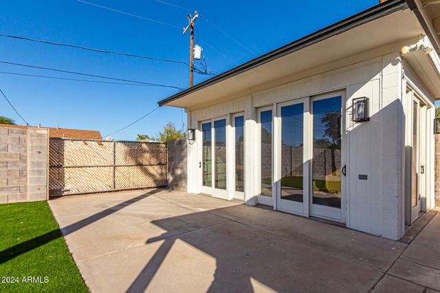 818 W Elna Rae Street, Tempe, AZ 85281