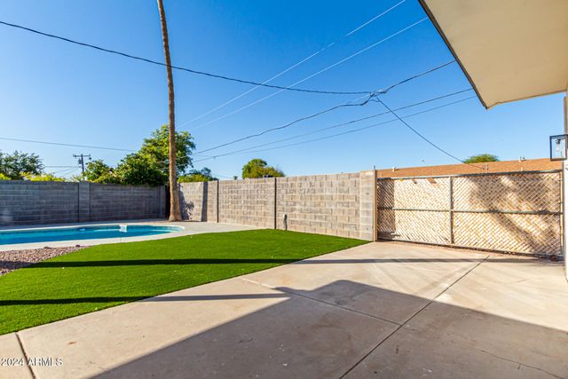 818 W Elna Rae Street, Tempe, AZ 85281