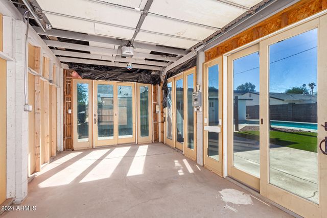 818 W Elna Rae Street, Tempe, AZ 85281