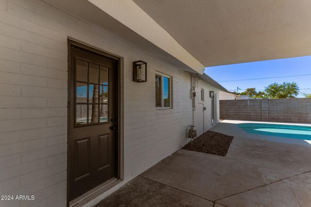 818 W Elna Rae Street, Tempe, AZ 85281