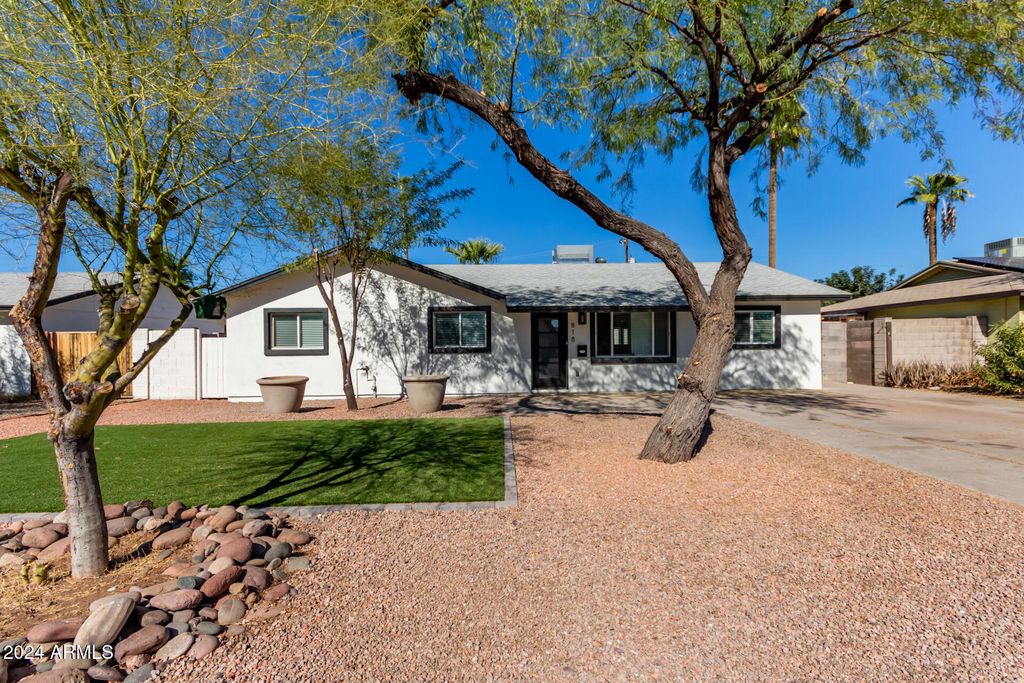 818 W Elna Rae Street, Tempe, AZ 85281