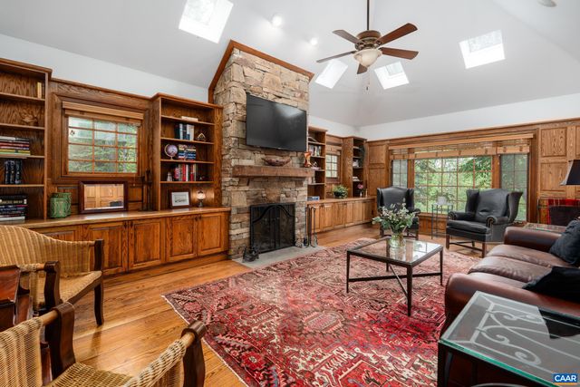 3076 DARBY RD, Keswick, VA 22947