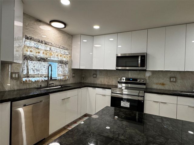 4250 NW 9th Court, Coconut Creek, FL 33066