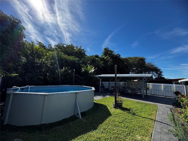 4250 NW 9th Court, Coconut Creek, FL 33066