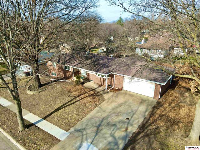 8520 Navajo Trail, Lincoln, NE 68520